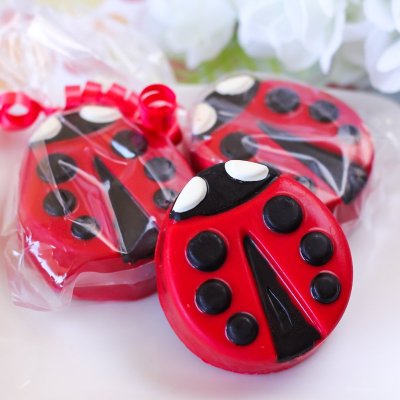 Ladybug Cover Oreo Cookies