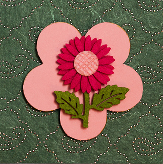 Flower  wooden shaped magnet with felt decoration baby shower favor