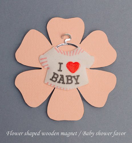 Flower shaped wooden magnet baby shower favor